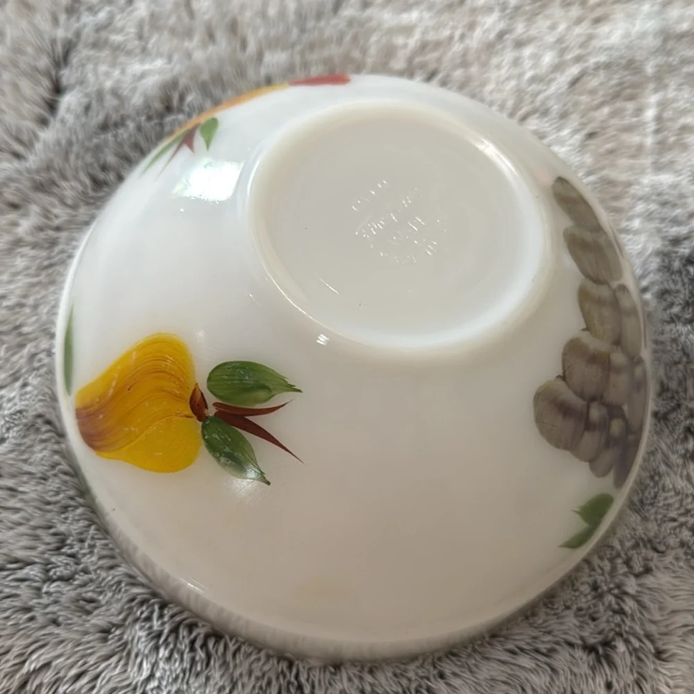 VTG‎ Anchor Hocking Fire King Gay Fad Fruit Hand Painted Milk Glass Mixing Bowl